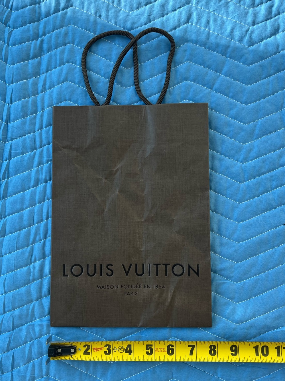 LOUIS VUITTON • shopping tote • classic style •  deep bitter-chocolate brown •